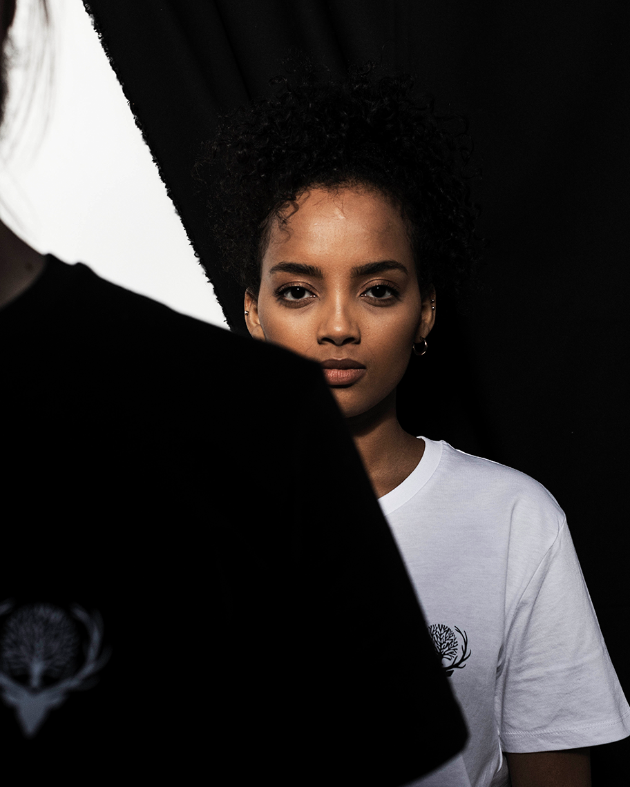 FAY WILDHAGEN BLACK T-SHIRT